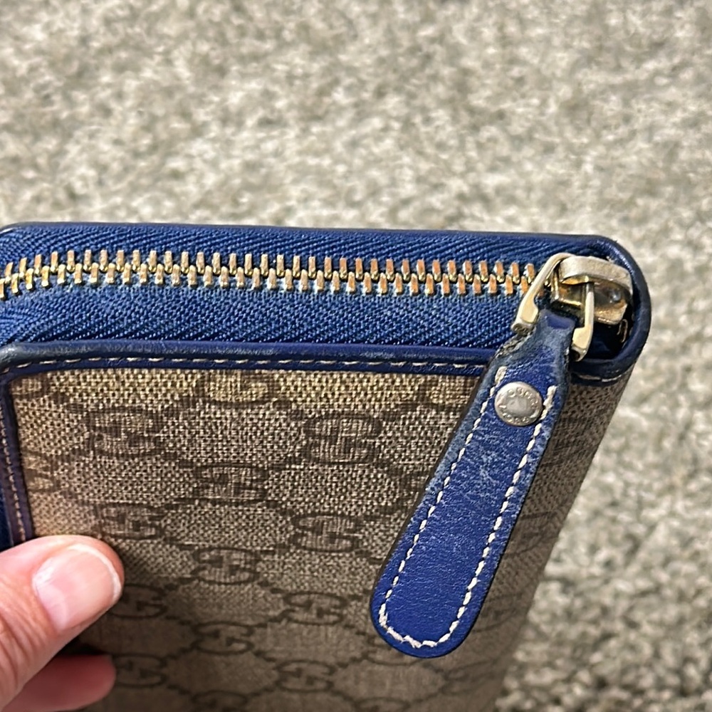 Gucci Beige and Navy Zip Wallet with Americana Logo - Picture 5 of 14